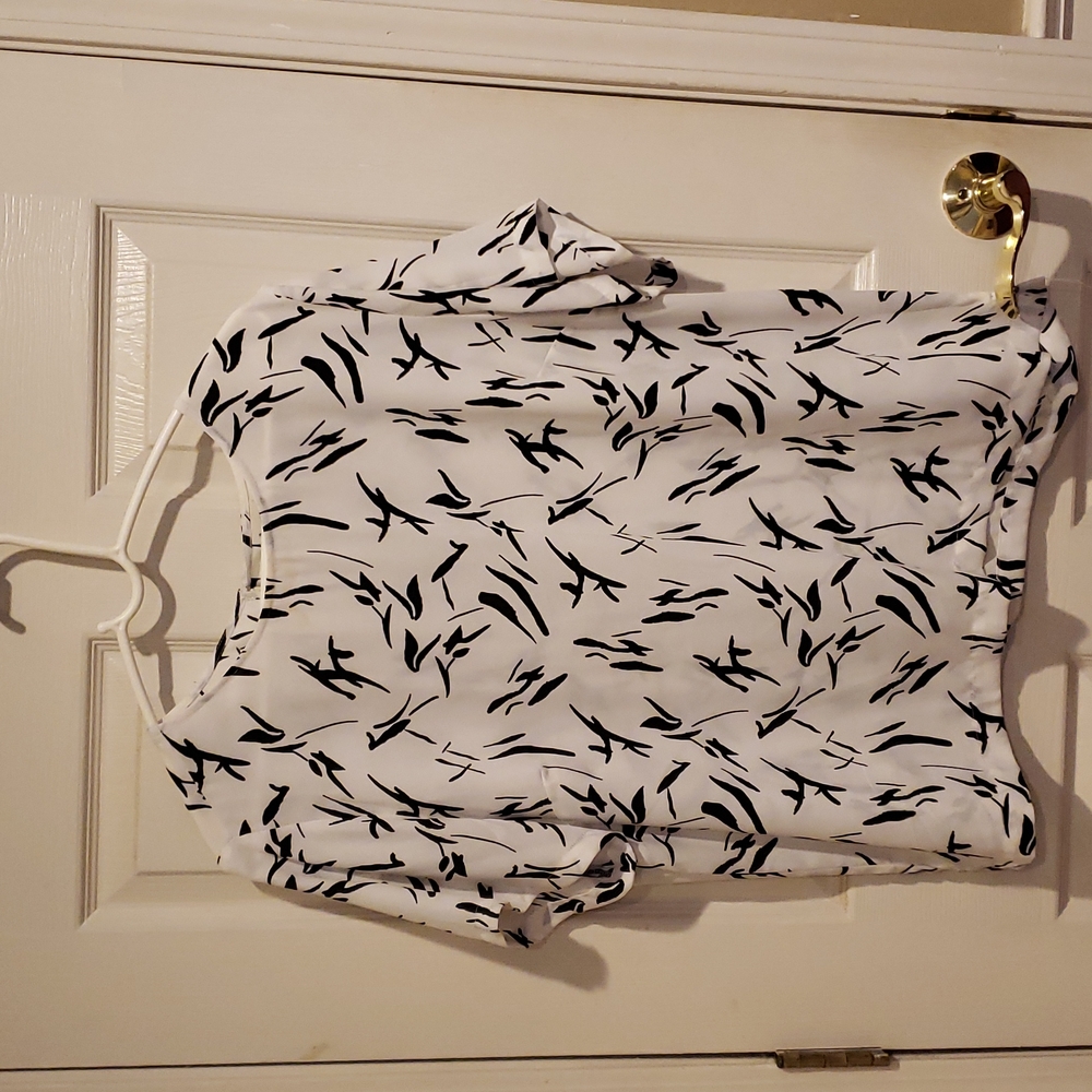 Short sleeve work top